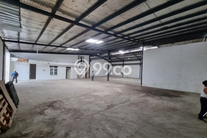 Gudang Disewa di Tangerang dengan LB 1000m2 Area Komersial Ramai Gudang Disewa di Tangerang dengan LB 1000m2 Area Komersial Ramai