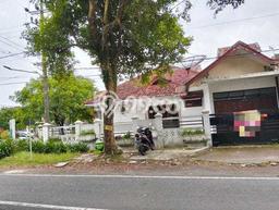 Disewakan! Rumah 4 Kamar Tidur &
3 Kamar Mandi di Soekarno Hatta, Malang Disewakan! Rumah 4 Kamar Tidur &
3 Kamar Mandi di Soekarno Hatta, Malang