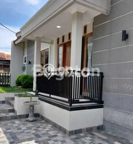 Rumah Cantik Siap Huni Di Klojen Luas 166m2 Lokasi Strategis Rumah Cantik Siap Huni Di Klojen Luas 166m2 Lokasi Strategis
