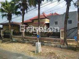 Kesempatan Emas Memiliki Rumah LT 241m² / LB 235m² di Pusat Kota Soekarno Hatta, Malang Kesempatan Emas Memiliki Rumah LT 241m² / LB 235m² di Pusat Kota Soekarno Hatta, Malang