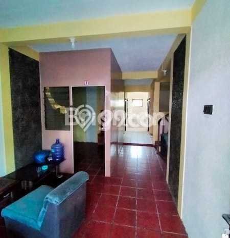 Disewakan! Rumah 12 Kamar Tidur &
3 Kamar Mandi di Griya Shanta, Malang Disewakan! Rumah 12 Kamar Tidur &
3 Kamar Mandi di Griya Shanta, Malang