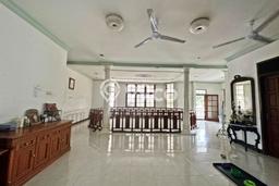 Ready to Use! Luxury House LT 760m2 Desain Elegan di Buaran Ready to Use! Luxury House LT 760m2 Desain Elegan di Buaran