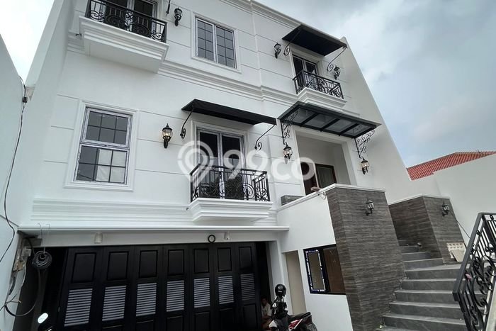 Best Deal Hunian Premium Ideal dan Luas di Menteng, Jakarta Pusat Best Deal Hunian Premium Ideal dan Luas di Menteng, Jakarta Pusat