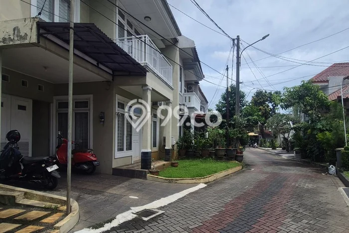 Rumah Modern 4 KT di Jatiwaringin Jakarta Timur Unfurnished Rumah Modern 4 KT di Jatiwaringin Jakarta Timur Unfurnished