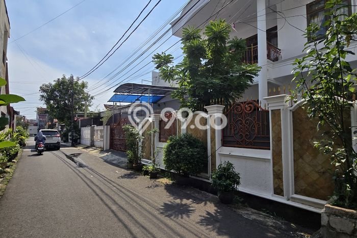 Rumah Elit LB 344m2 Siap Huni Desain Elegan di Pondok Bambu, Jakarta Timur Rumah Elit LB 344m2 Siap Huni Desain Elegan di Pondok Bambu, Jakarta Timur
