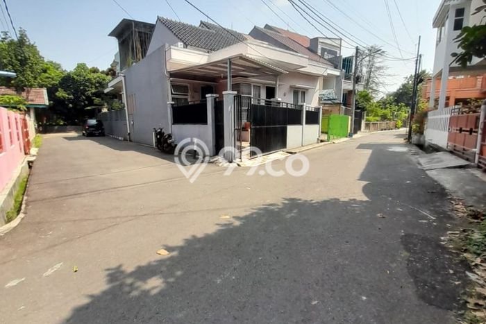 Rumah Luas Asri 3 KT Siap Huni di Pondok Kelapa Jakarta Timur Rumah Luas Asri 3 KT Siap Huni di Pondok Kelapa Jakarta Timur