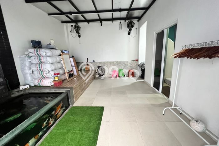 For Sale Rumah 4 Kamar Lokasi Ideal Nyaman dan Strategis di Ciledug For Sale Rumah 4 Kamar Lokasi Ideal Nyaman dan Strategis di Ciledug