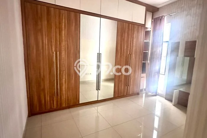 Dijual Rumah Mewah Elegan Dengan View Cantik di Green Lake City, Jakarta Barat Dijual Rumah Mewah Elegan Dengan View Cantik di Green Lake City, Jakarta Barat