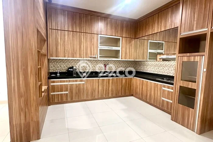 Dijual Rumah Mewah Elegan Dengan View Cantik di Green Lake City, Jakarta Barat Dijual Rumah Mewah Elegan Dengan View Cantik di Green Lake City, Jakarta Barat