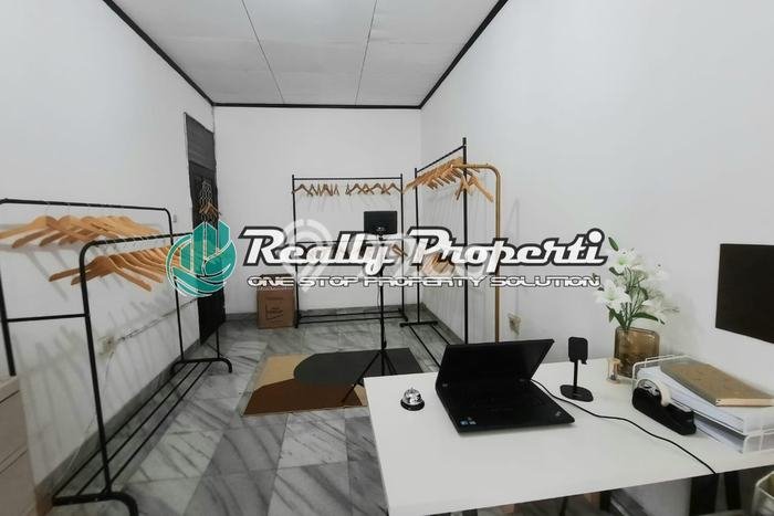Ready to Use! Luxury House LT 400m2 Desain Modern di Pondok Gede Ready to Use! Luxury House LT 400m2 Desain Modern di Pondok Gede