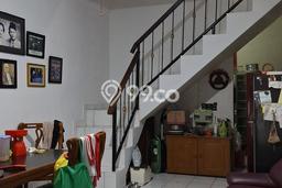 Rumah Strategis dengan 4 Kamar Tidur di Kawasan Cikutra, Bandung Rumah Strategis dengan 4 Kamar Tidur di Kawasan Cikutra, Bandung