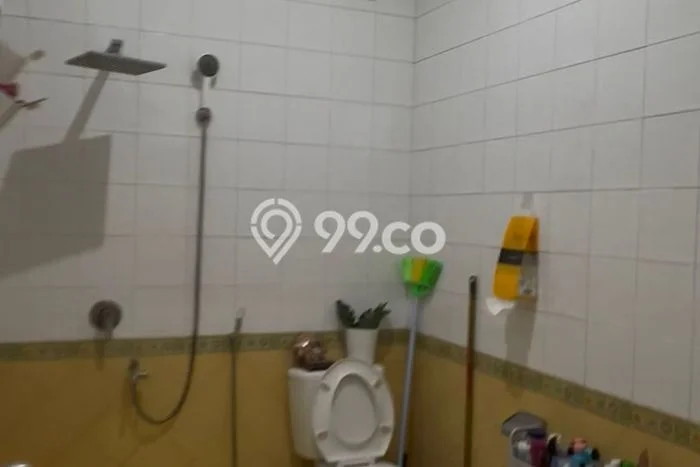 Disewakan! Rumah 4 Kamar Tidur &
2 Kamar Mandi di Sukmajaya, Depok Disewakan! Rumah 4 Kamar Tidur &
2 Kamar Mandi di Sukmajaya, Depok