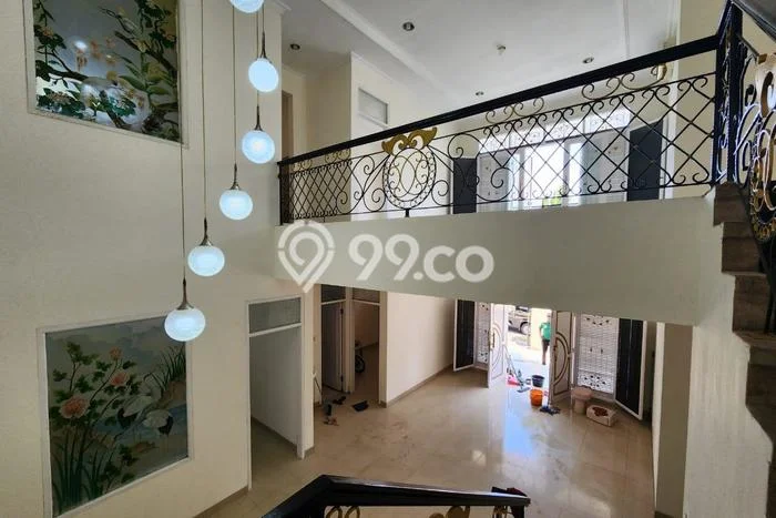 Rumah Tenang di Singgasana, 6 KT, LT 230m² LB 300m² Rumah Tenang di Singgasana, 6 KT, LT 230m² LB 300m²