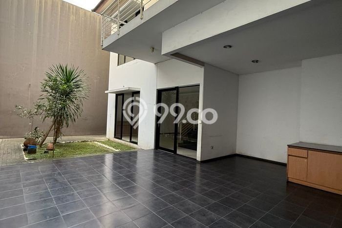 LOKASI PREMIUM! Rumah Berkembang di Singgasana, LT 267m² Bangunan 350m² LOKASI PREMIUM! Rumah Berkembang di Singgasana, LT 267m² Bangunan 350m²