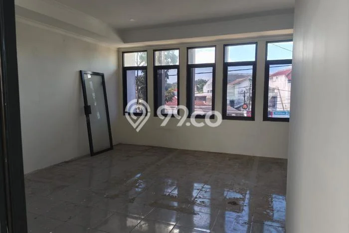 Ruko untuk Disewa di Pusat Bandung Luas Bangunan 300m2 Ruko untuk Disewa di Pusat Bandung Luas Bangunan 300m2