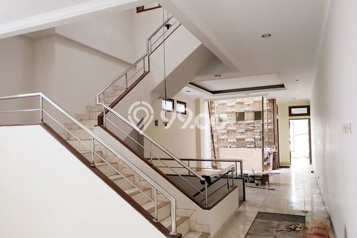 AREA PROSPEKTIF! Ruko Kawasan , Luas 290m2m², Lokasi Strategis AREA PROSPEKTIF! Ruko Kawasan , Luas 290m2m², Lokasi Strategis