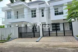 Rumah di Cinere, Akses ke Mall, LT 146m2m² Rumah di Cinere, Akses ke Mall, LT 146m2m²