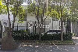 Rumah Mewah Akses Strategis di Surabaya Unfurnished Rumah Mewah Akses Strategis di Surabaya Unfurnished