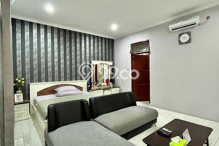 Jual Rumah Modern 4 KT di Pakuwon Indah, Surabaya Jual Rumah Modern 4 KT di Pakuwon Indah, Surabaya