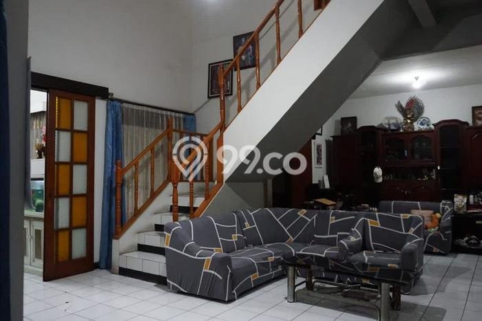 Rumah Elit LB 150m2 Siap Pakai Desain Elegan di Soekarno Hatta, Bandung Rumah Elit LB 150m2 Siap Pakai Desain Elegan di Soekarno Hatta, Bandung