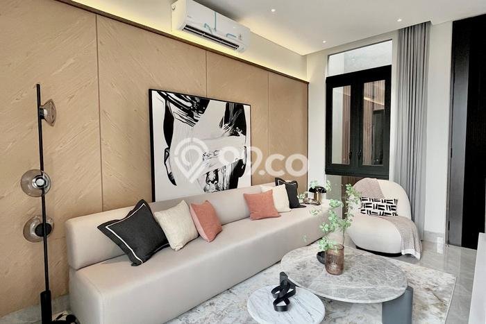 For Sale! Luxury House LT 240m2 Desain Modern di Graha For Sale! Luxury House LT 240m2 Desain Modern di Graha
