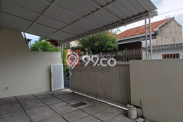 For Sale! Premium House LT 160m2 Desain Elegan di Pleburan For Sale! Premium House LT 160m2 Desain Elegan di Pleburan