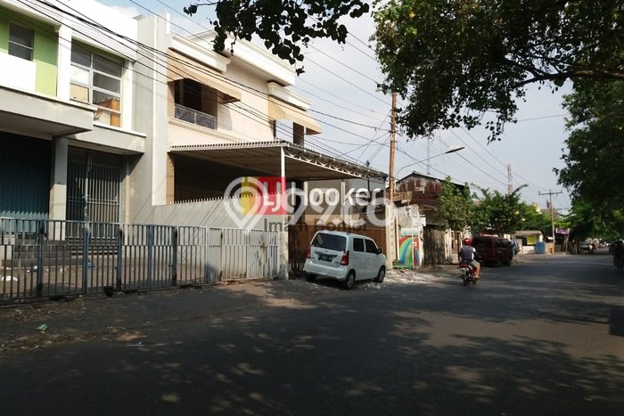 Disewakan Ruko komersial di Semarang Tengah luas bangunan 700m2 Disewakan Ruko komersial di Semarang Tengah luas bangunan 700m2