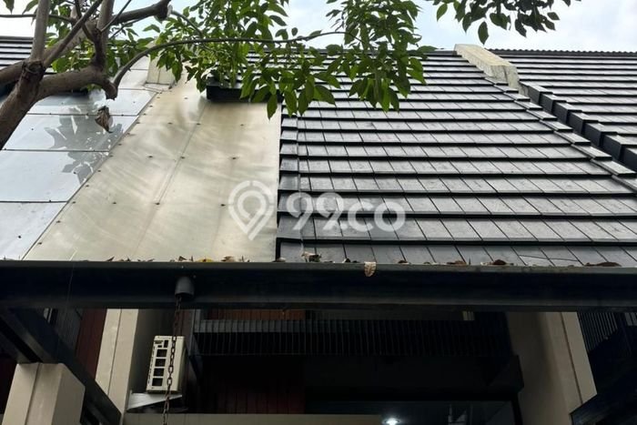For Sale Rumah 2 Kamar Lokasi Strategis Nyaman dan Strategis di BSD For Sale Rumah 2 Kamar Lokasi Strategis Nyaman dan Strategis di BSD