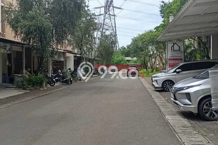 Kost Dijual di Gading Serpong dengan 9 KT dan Luas 285m2 Kost Dijual di Gading Serpong dengan 9 KT dan Luas 285m2