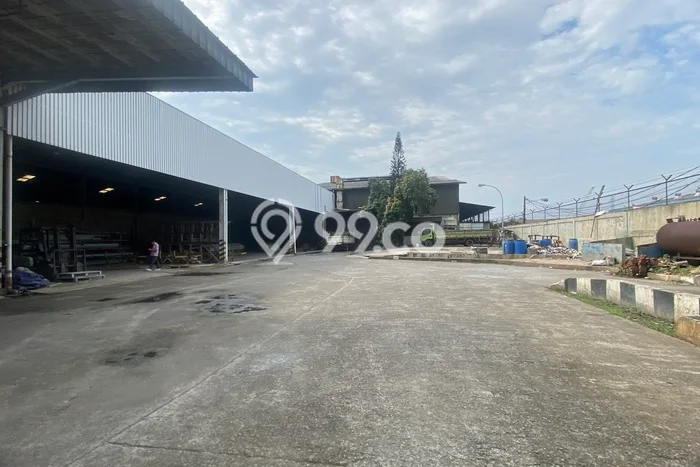 Disewakan Pabrik komersial di Cikupa luas bangunan 3000m2 Disewakan Pabrik komersial di Cikupa luas bangunan 3000m2