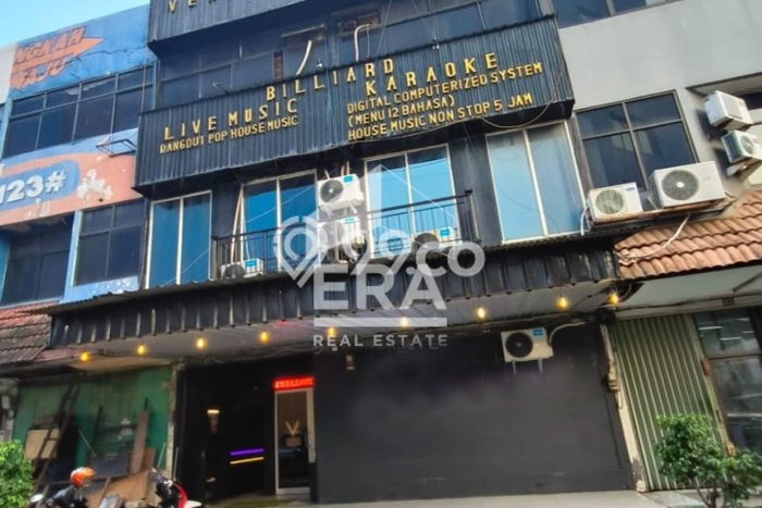 Area Ramai! Ruko Dijual di Karawang Barat untuk Bisnis Luas Bangunan 540m2 Area Ramai! Ruko Dijual di Karawang Barat untuk Bisnis Luas Bangunan 540m2