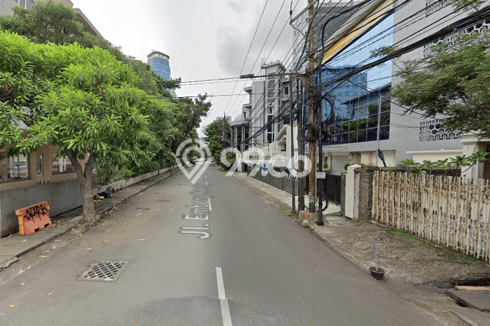 Best Deal Hunian Mewah Ideal dan Luas di Genteng, Surabaya Best Deal Hunian Mewah Ideal dan Luas di Genteng, Surabaya