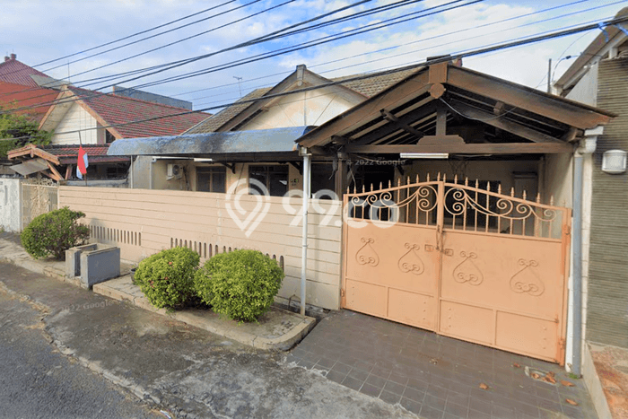 Rumah Strategis Modern Lb 180m2 di Nginden, Surabaya Rumah Strategis Modern Lb 180m2 di Nginden, Surabaya