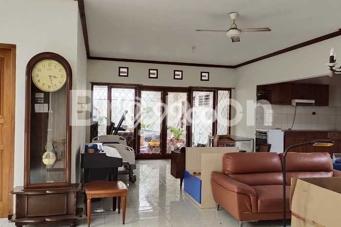 Siap Huni Hunian Elit 4 Kamar di Medokan Ayu Dekat ke Mana Pun Siap Huni Hunian Elit 4 Kamar di Medokan Ayu Dekat ke Mana Pun