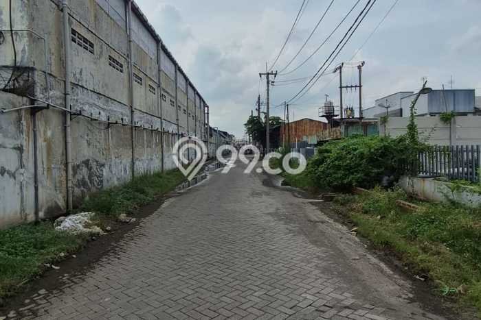 Dijual! Gudang di Waru Surabaya LT 4586m2 / LB 2222m2 Kawasan Strategis Dijual! Gudang di Waru Surabaya LT 4586m2 / LB 2222m2 Kawasan Strategis