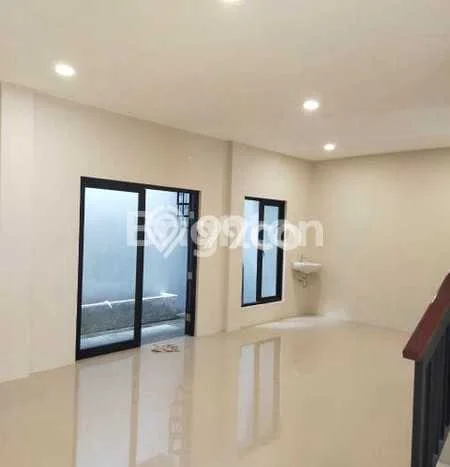 For Sale Rumah 3 Kamar Lokasi Ideal Nyaman dan Strategis di Sukolilo For Sale Rumah 3 Kamar Lokasi Ideal Nyaman dan Strategis di Sukolilo