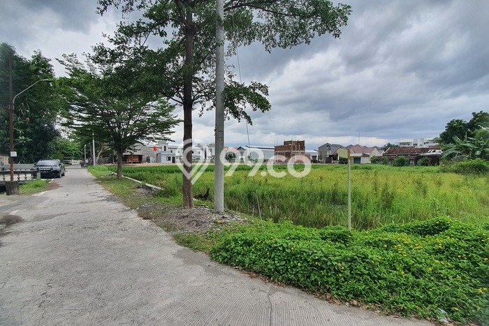 Tanah Dijual di Karanganyar Seluas 120m2 Strategis Tanah Dijual di Karanganyar Seluas 120m2 Strategis