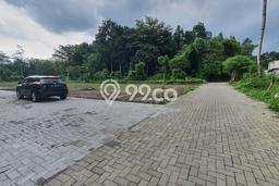Tanah Investasi Dijual di Yogyakarta Punya Luas 235m2 Tanah Investasi Dijual di Yogyakarta Punya Luas 235m2