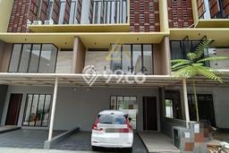 LOKASI TERBAIK! Rumah kawasan Batam Centre, 4 KT, Lingkungan Elite, LT 112m² LB 130m² LOKASI TERBAIK! Rumah kawasan Batam Centre, 4 KT, Lingkungan Elite, LT 112m² LB 130m²