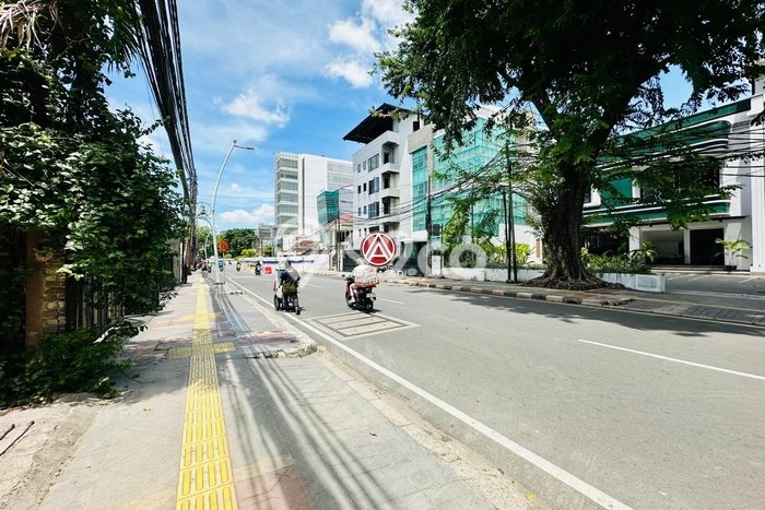 Ruko Dijual Lokasi Emas di Tanah Abang Luas 220m2 Ruko Dijual Lokasi Emas di Tanah Abang Luas 220m2