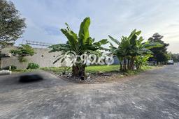 Jarang Ada! Tanah di Taman Punya Luas 240m2 - Jarang Ada! Tanah di Taman Punya Luas 240m2 -