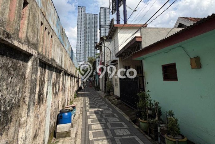 Dijual Ruko di Gayungan Surabaya LT 131m2 / LB 200m2 Dijual Ruko di Gayungan Surabaya LT 131m2 / LB 200m2