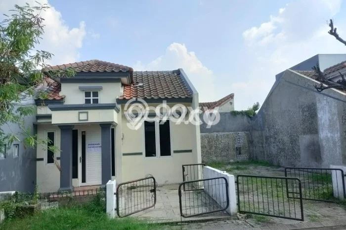 Jual Rumah Murah Meriah Taman Punya 2 KT & LT 72m2 Jual Rumah Murah Meriah Taman Punya 2 KT & LT 72m2