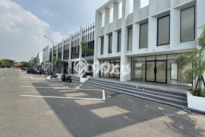 Ruko untuk disewa di Taman punya LT 154m2 & LB 154m2 harga sewa kompetitif Ruko untuk disewa di Taman punya LT 154m2 & LB 154m2 harga sewa kompetitif