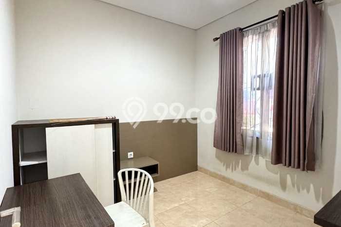 Rumah Luas Asri 3 KT Siap Huni di BSD Green Wich Tangerang Rumah Luas Asri 3 KT Siap Huni di BSD Green Wich Tangerang