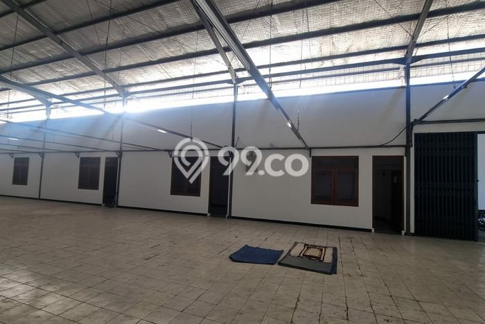 Disewakan Gudang di Kawasan Ramai Taman Kopo Indah Luas 650m2 Disewakan Gudang di Kawasan Ramai Taman Kopo Indah Luas 650m2