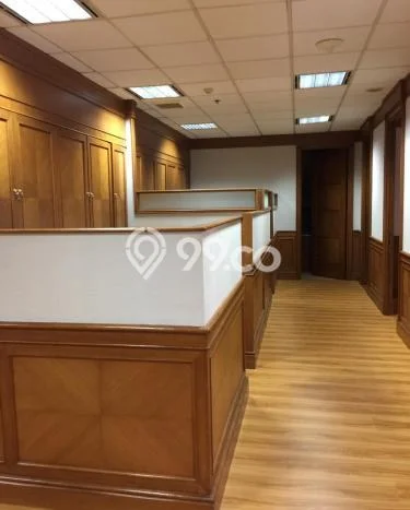 Unit Kantor Disewakan di Sudirman di Area Ramai & Strategis Unit Kantor Disewakan di Sudirman di Area Ramai & Strategis