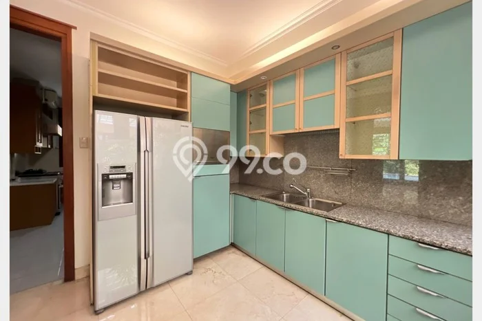 Hunian 4 Kamar Lengkap Disewakan di Menteng Harga Kompetitif Hunian 4 Kamar Lengkap Disewakan di Menteng Harga Kompetitif