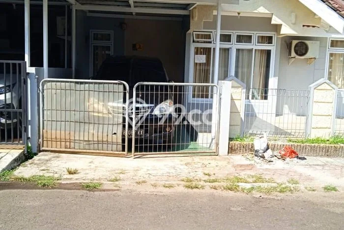 Disewakan Rumah Murah di BSD Nusaloka Tangerang dengan 3 KT Disewakan Rumah Murah di BSD Nusaloka Tangerang dengan 3 KT