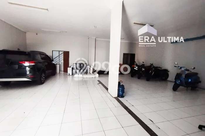 Unit Ruko Disewakan di Gatot Subroto di Area Ramai & Strategis Unit Ruko Disewakan di Gatot Subroto di Area Ramai & Strategis